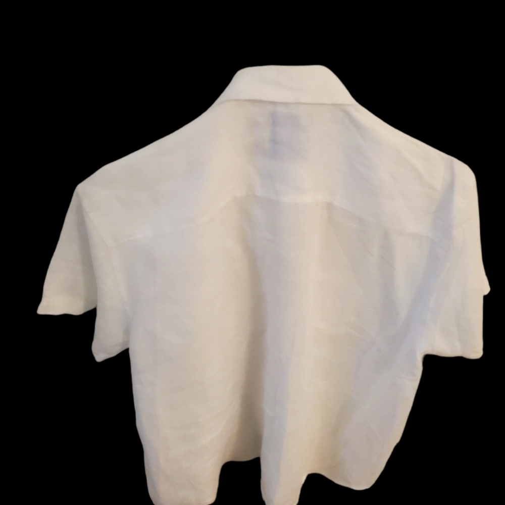 A gorgeous brand new linen shirt.